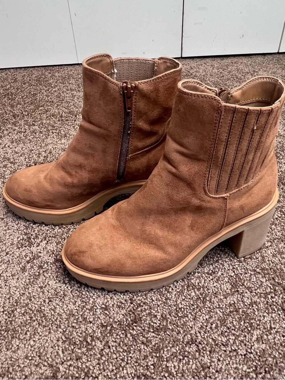 Universal Thread Katrina Platform Boots Womens Sz 7.5 Brown Heeled Booties